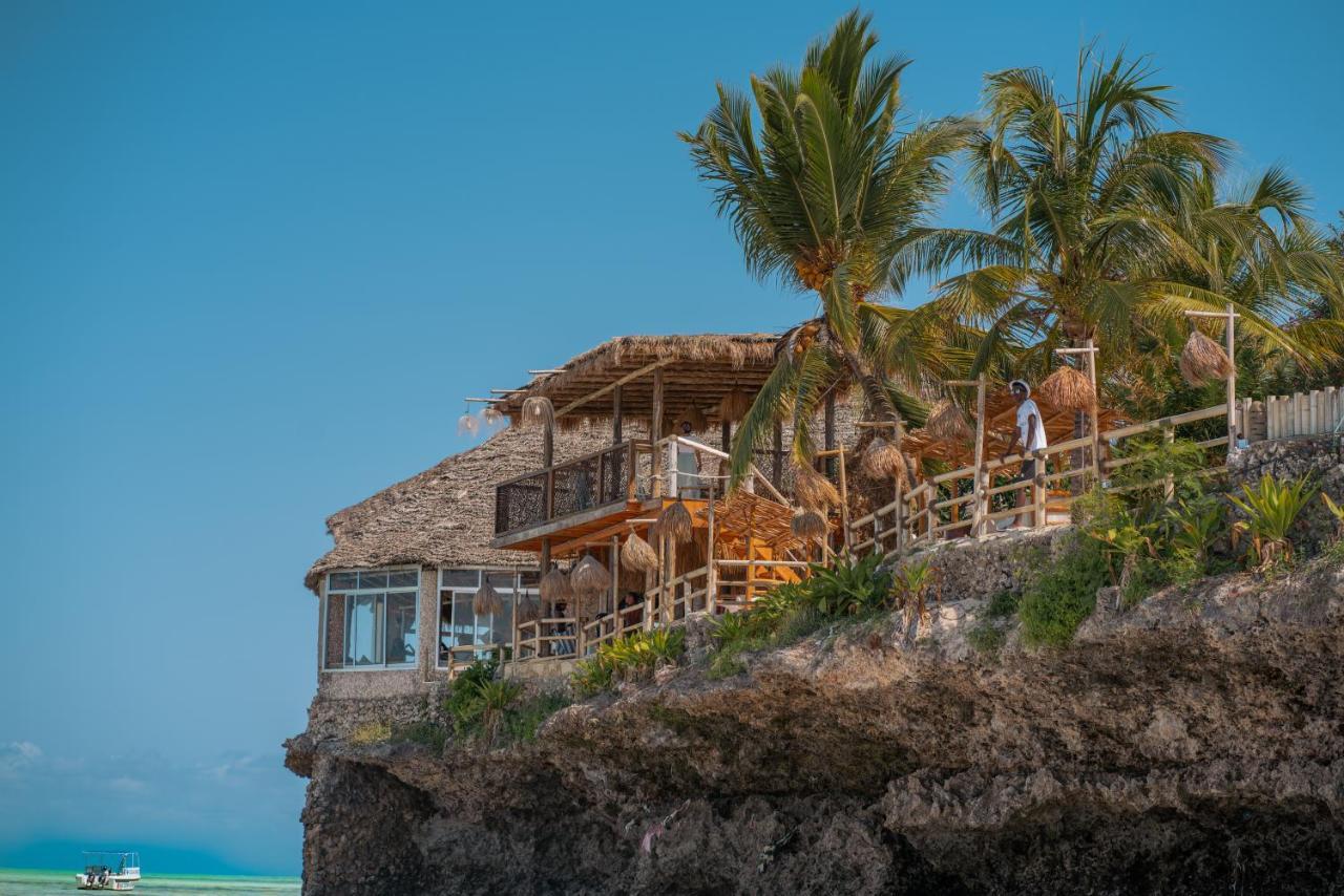 Coral Rocks & Restaurant 3*