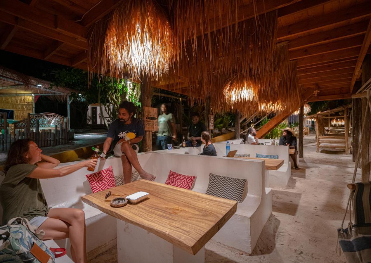 Coral Rocks & Restaurant 3*