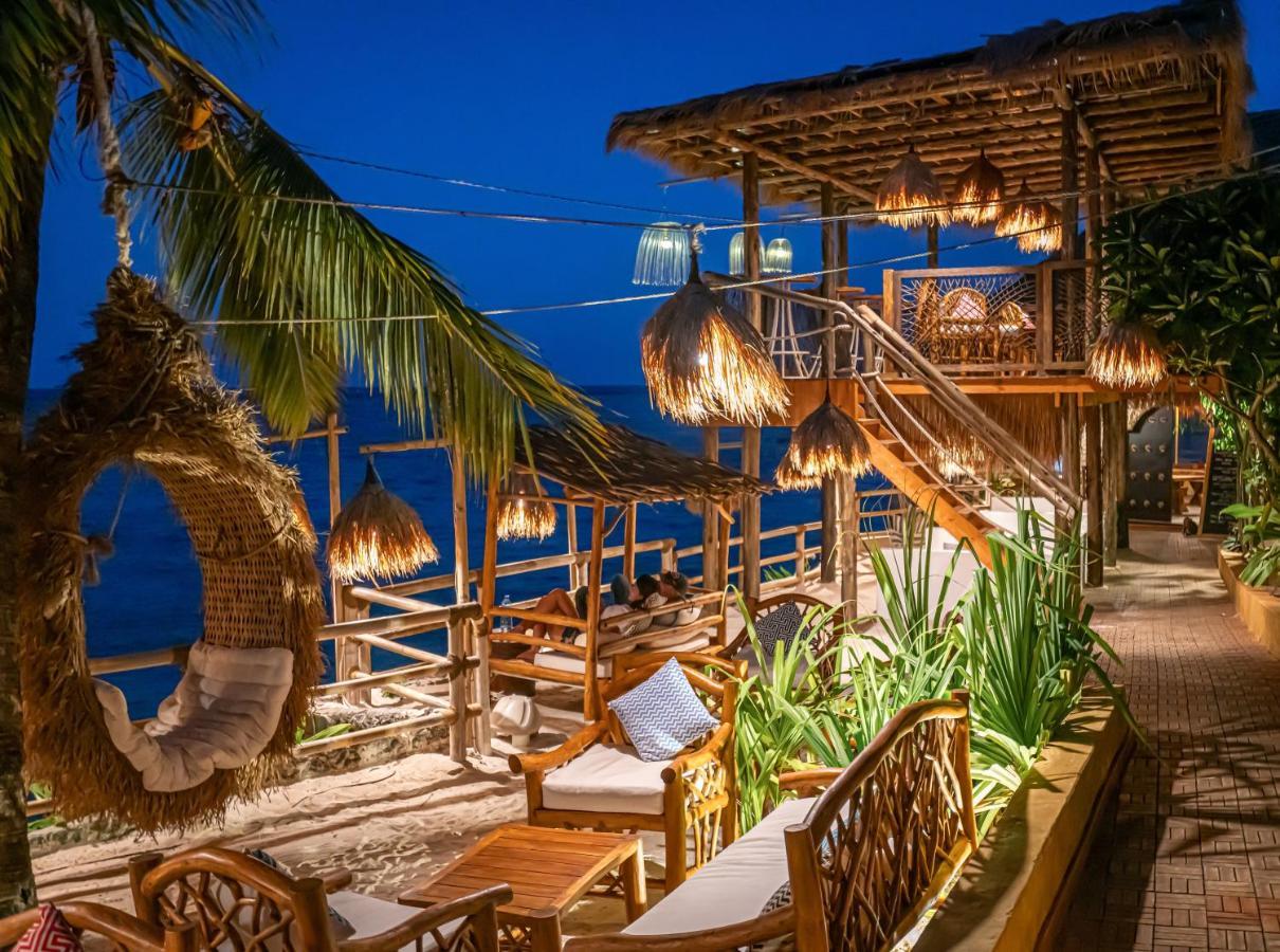 Coral Rocks & Restaurant 3*