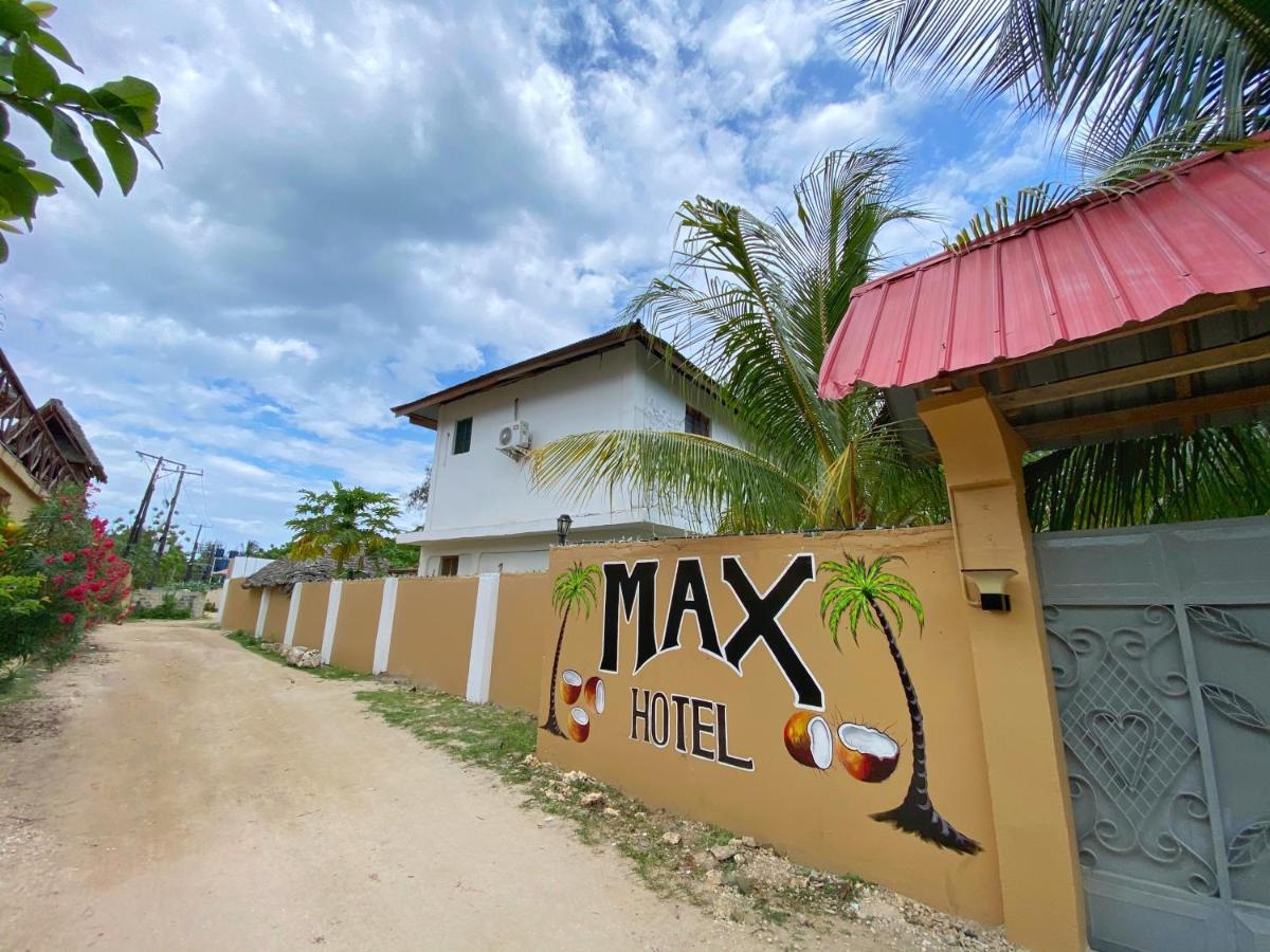 Max Hotel