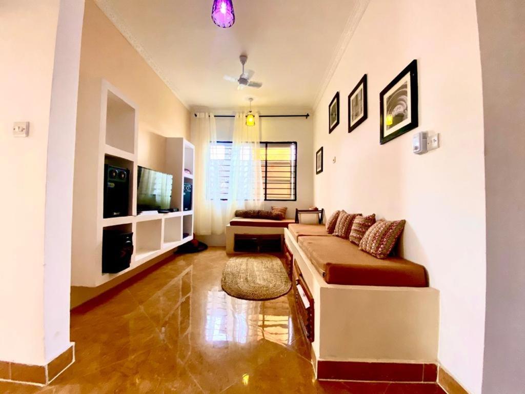 Vick Boutique With New Power Backup Apartment