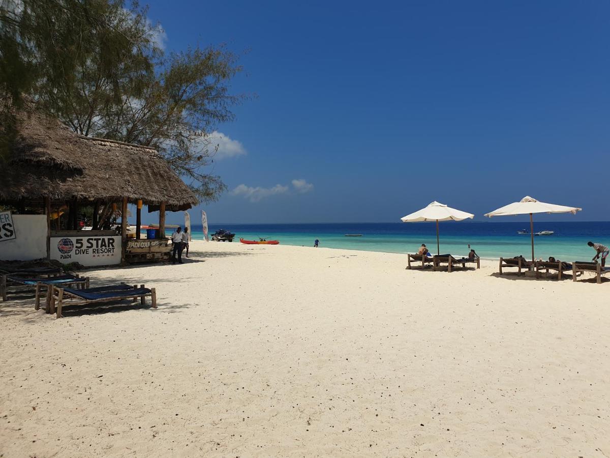 Gasthof Nungwi Inn Beach Cottages