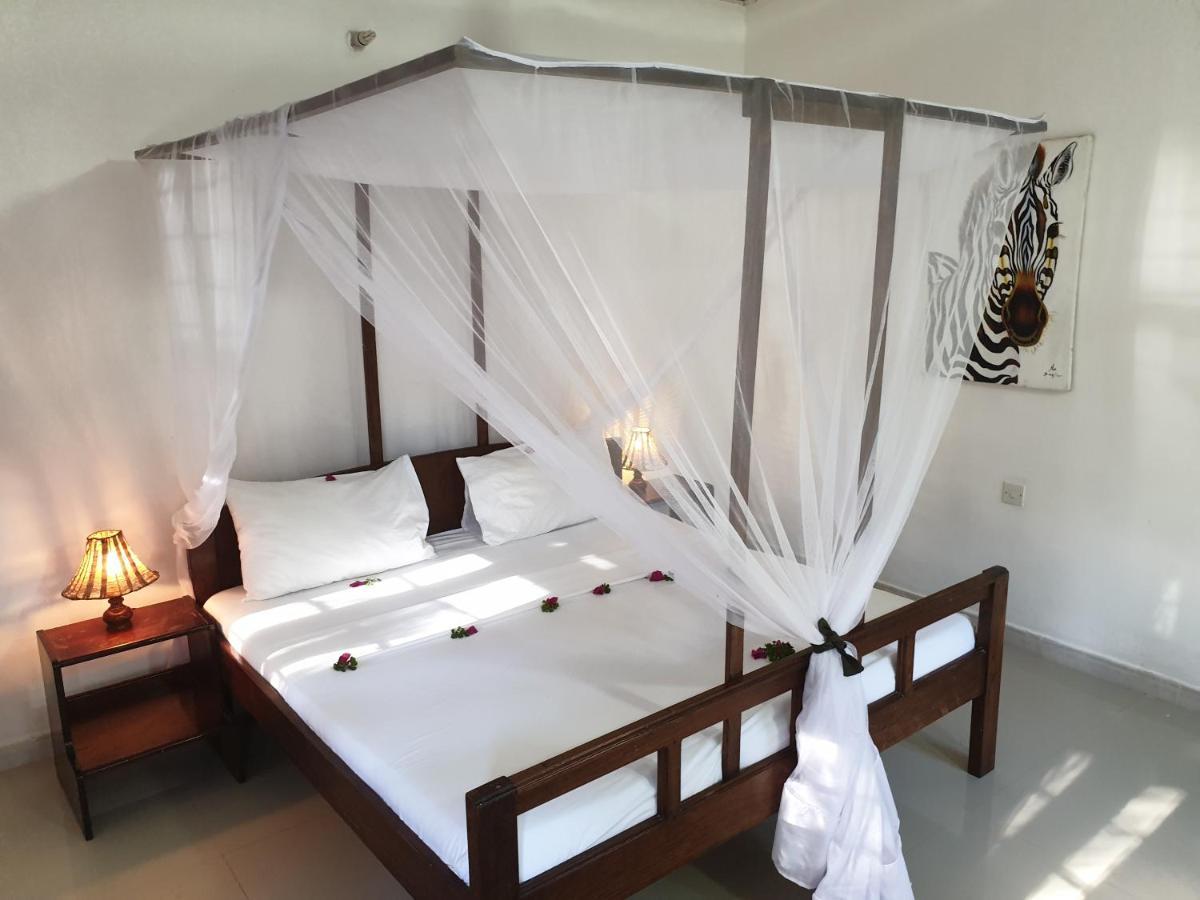 Nungwi Inn Beach Cottages 3*
