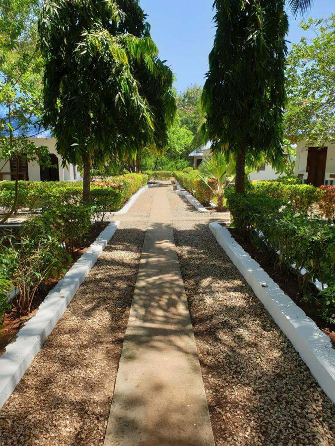 Gasthof Nungwi Inn Beach Cottages 3*