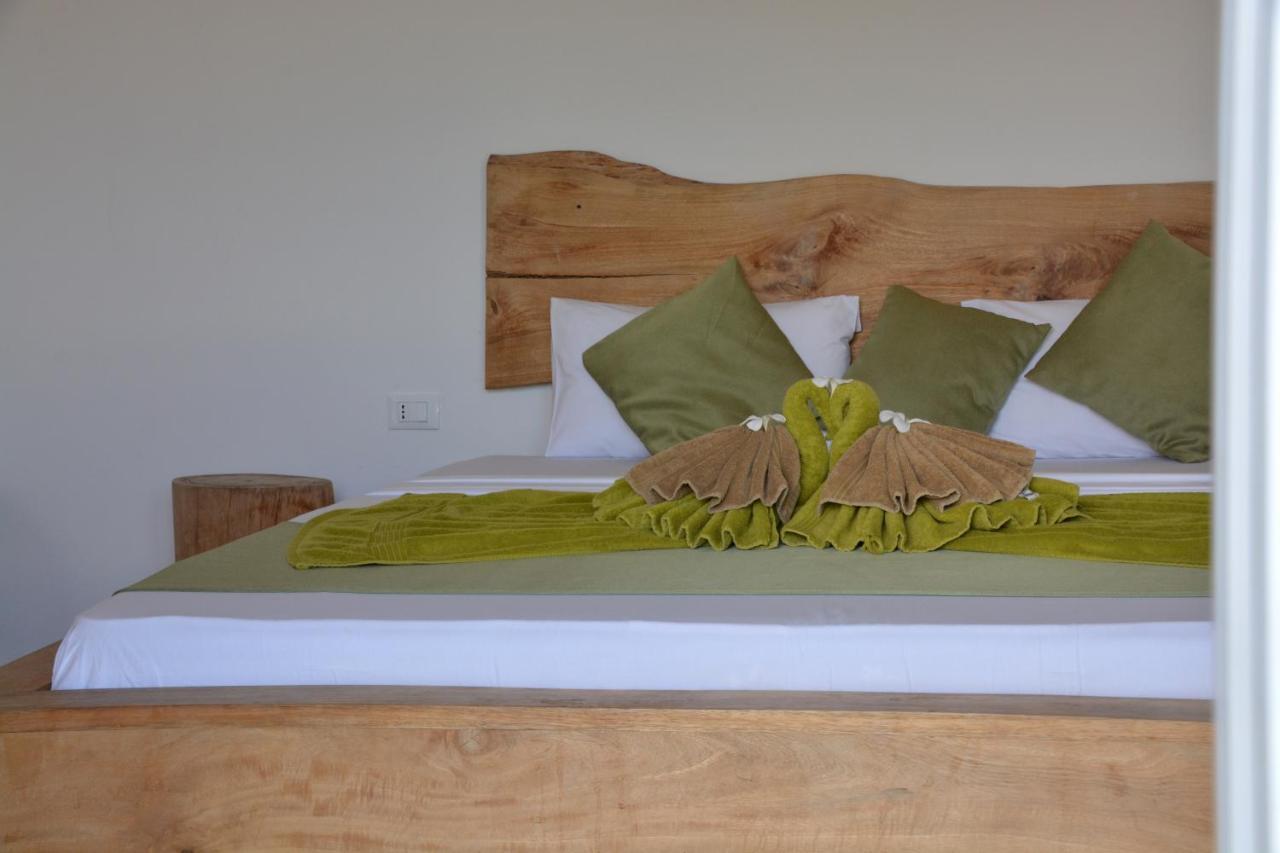 La Base Bed & Breakfast