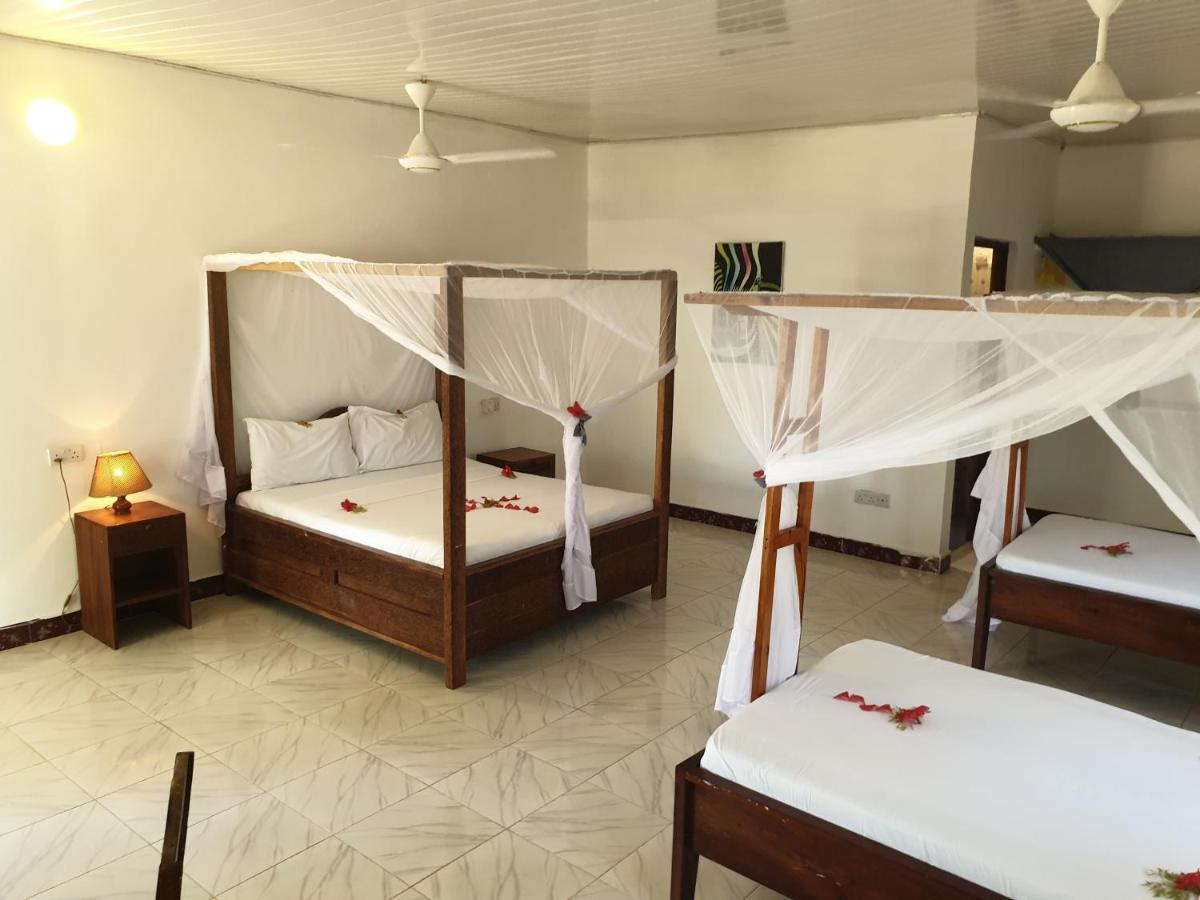 Gasthof Nungwi Inn Beach Cottages