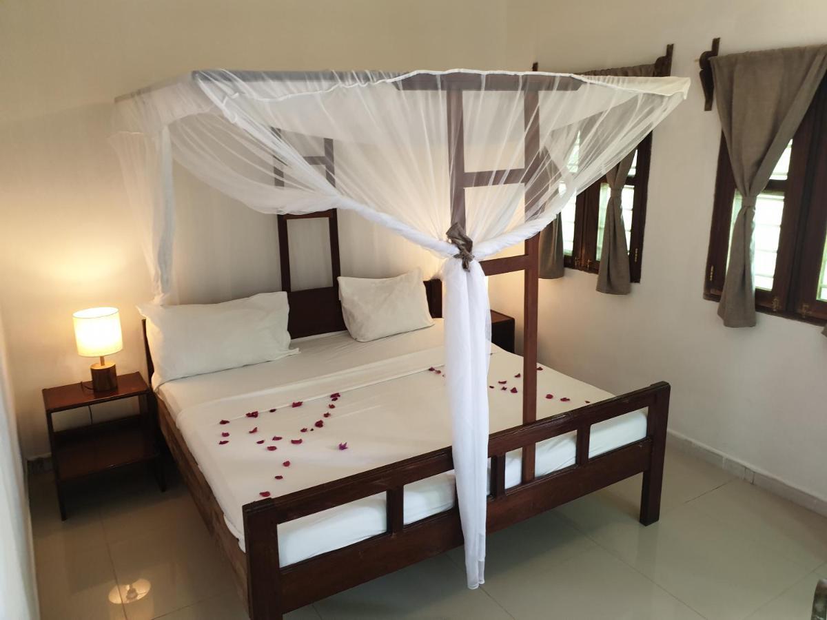 Nungwi Inn Beach Cottages 3*