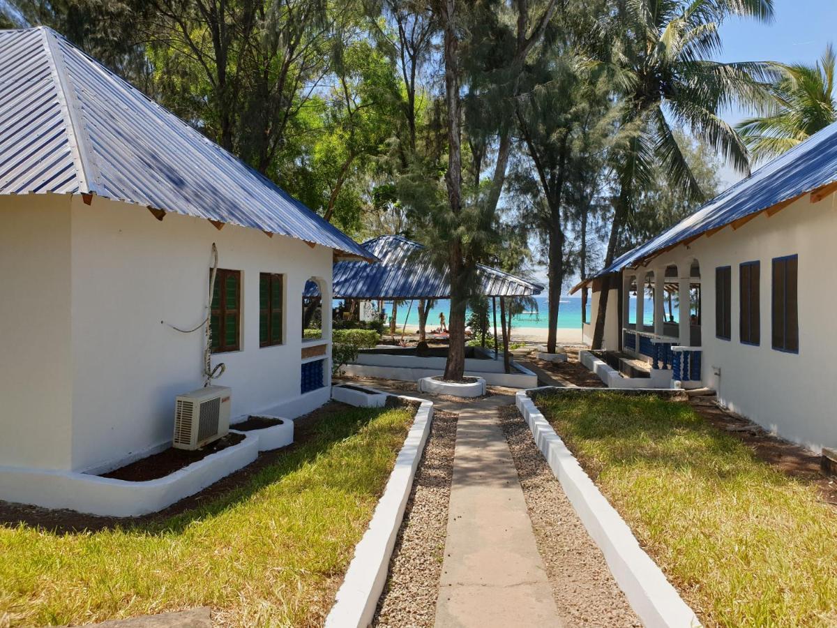 Nungwi Inn Beach Cottages 3*