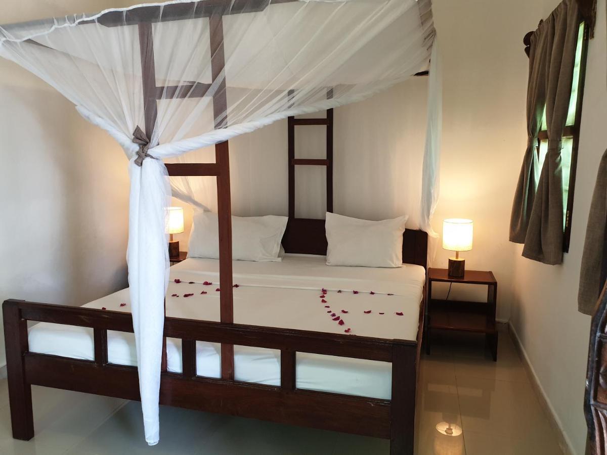 Gasthof Nungwi Inn Beach Cottages 3*