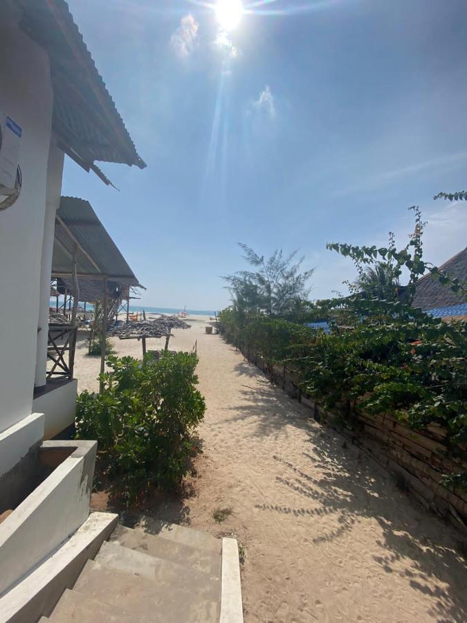 Ndiro House