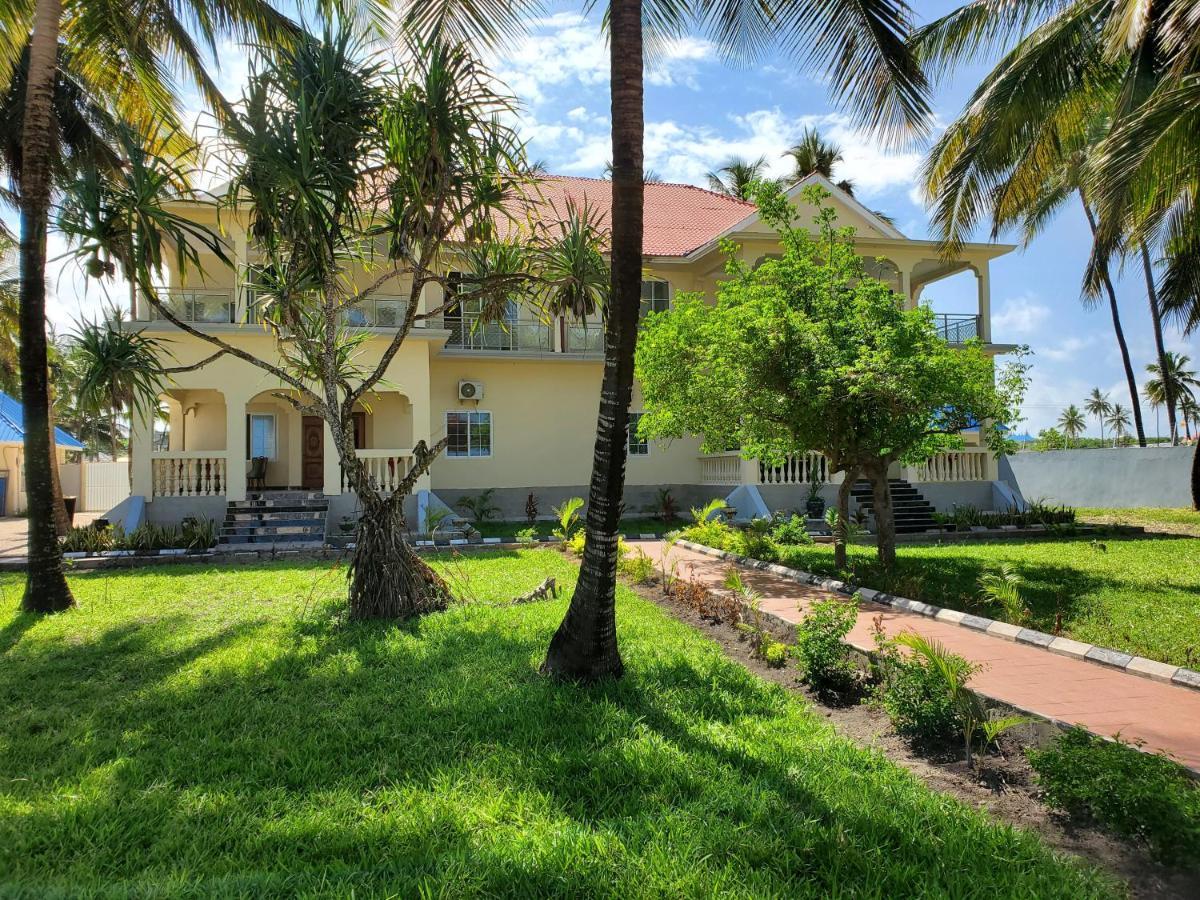 Pwani Beach Hotel & Apartments Bed & Breakfast Pwani Mchangani
