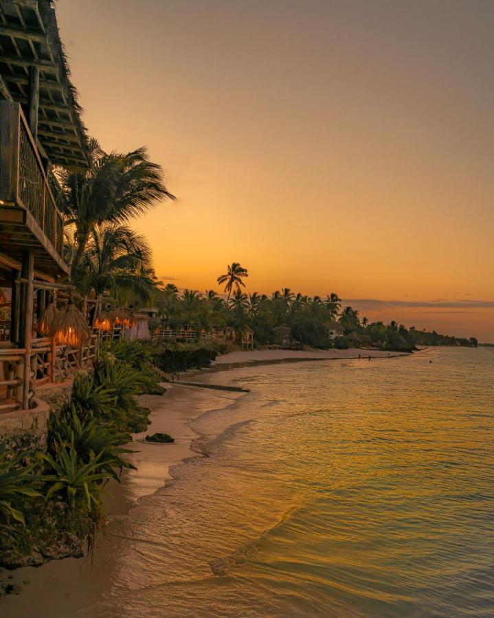 Coral Rocks & Restaurant Hotel