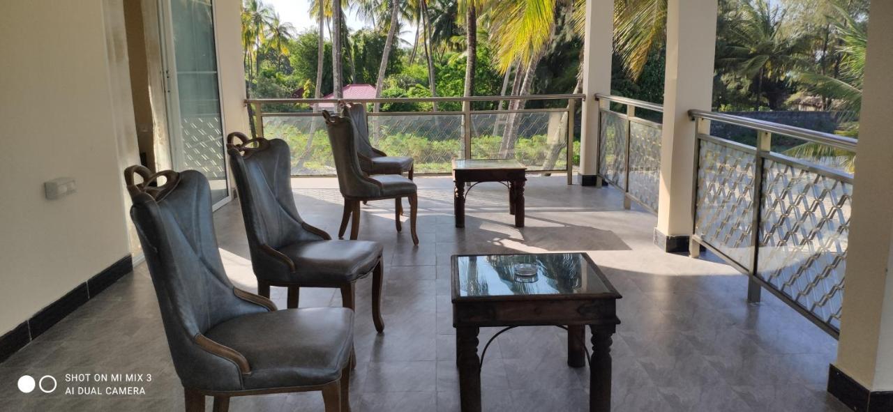 Pwani Beach Hotel & Apartments *