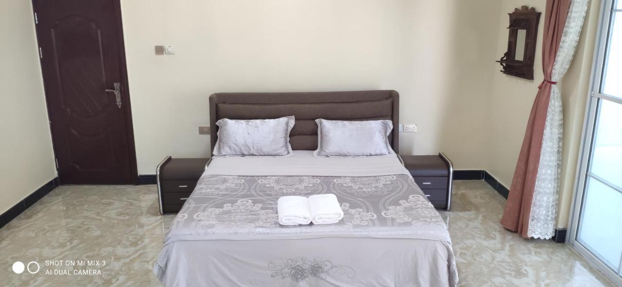 Pwani Beach Hotel & Apartments Bed & Breakfast *