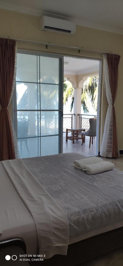 Pwani Beach Hotel & Apartments Bed & Breakfast