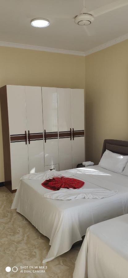 Pwani Beach Hotel & Apartments Bed & Breakfast