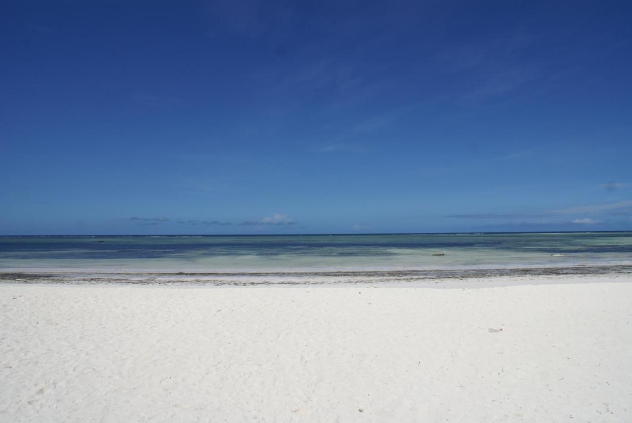 Pwani Beach Hotel & Apartments Bed & Breakfast *
