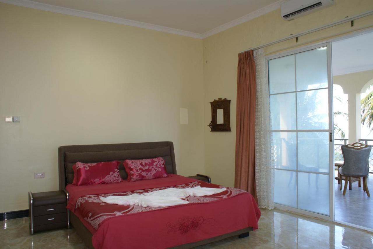 Pwani Beach Hotel & Apartments Bed & Breakfast *