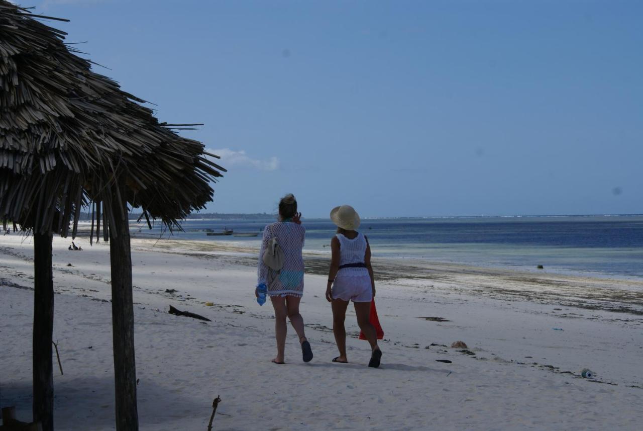 Pwani Beach Hotel & Apartments Bed & Breakfast