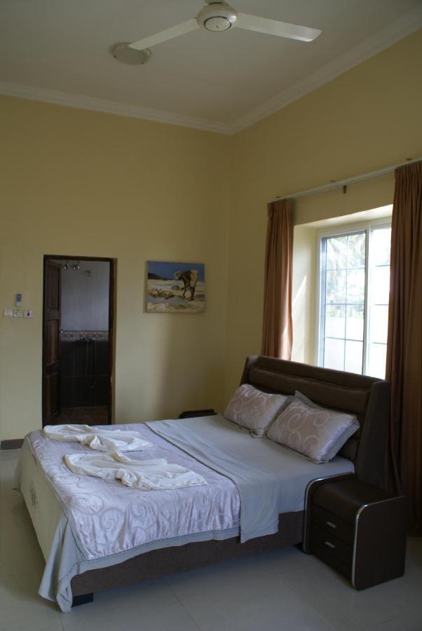Pwani Beach Hotel & Apartments Bed & Breakfast