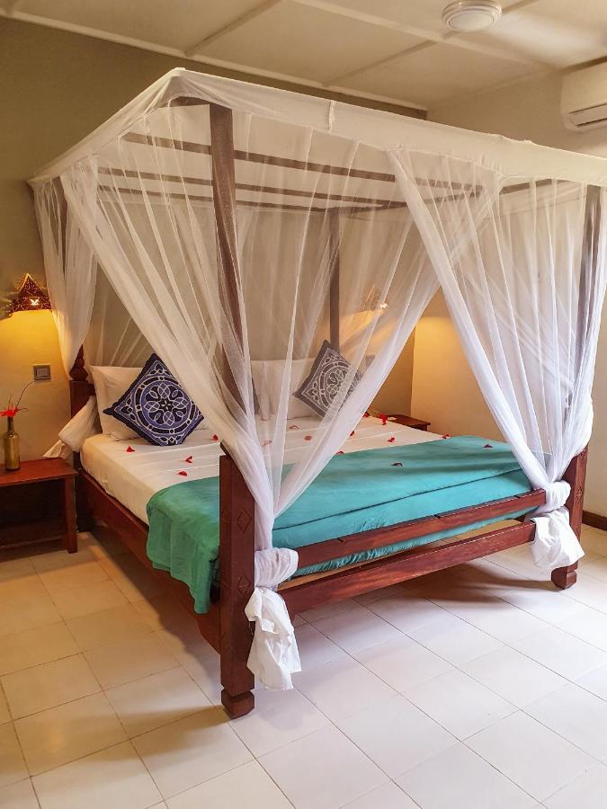 Flame Tree Hotel