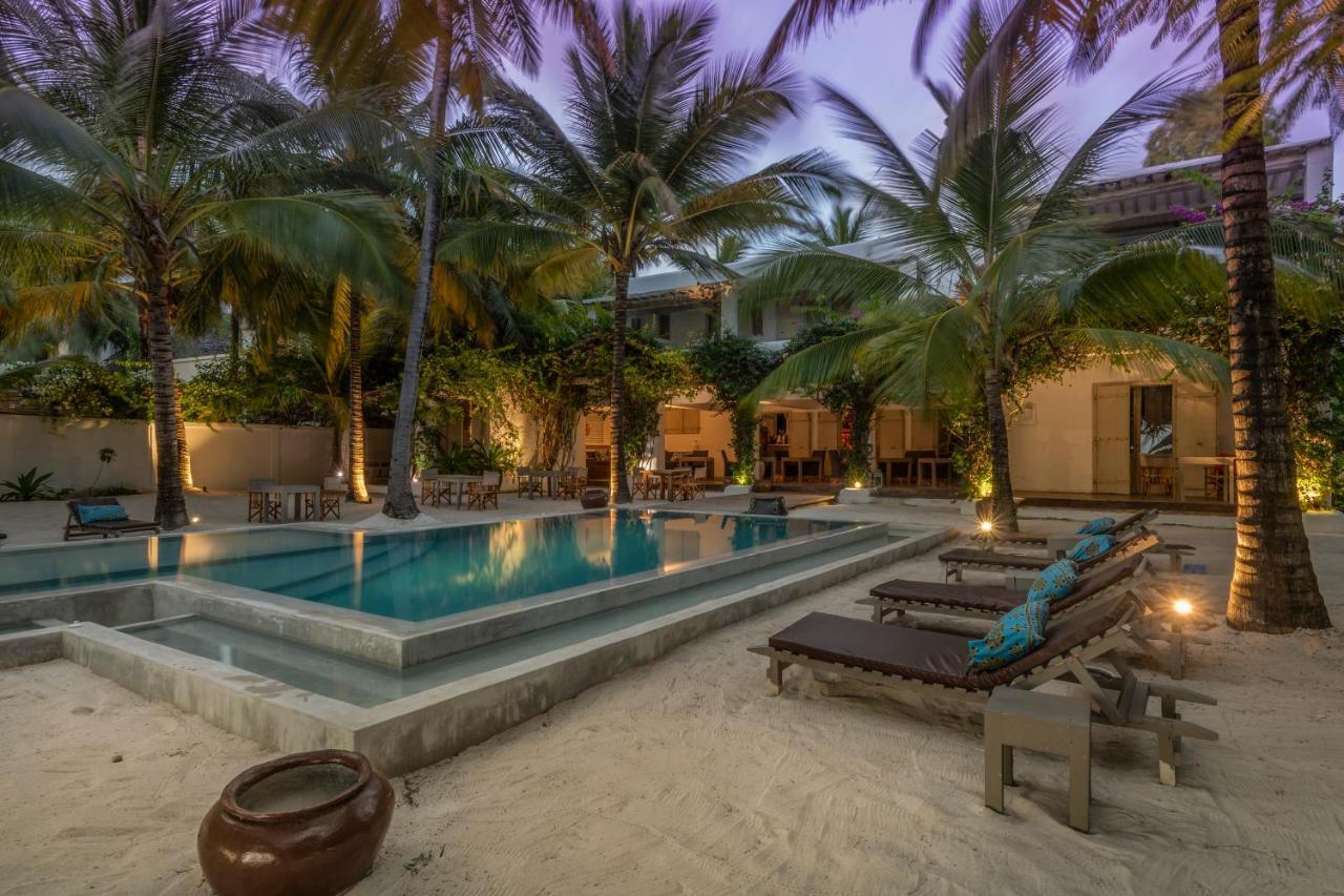 Uzuri Boutique 4*