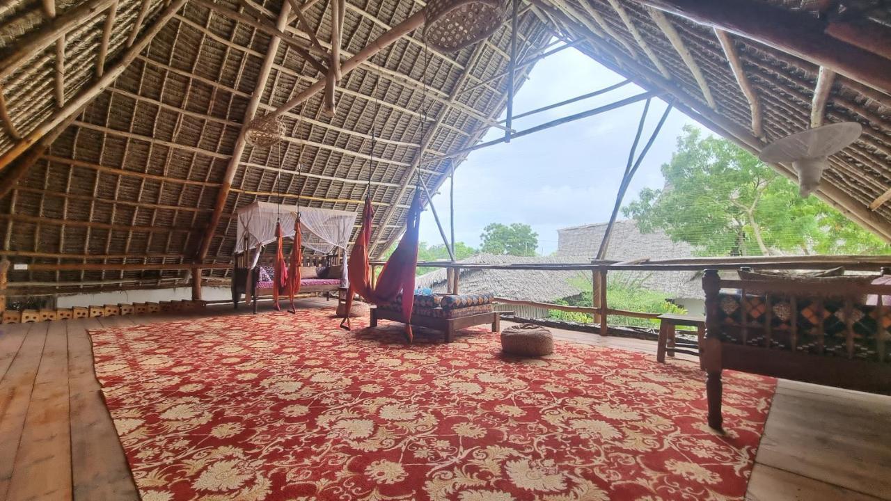 Salama & Mbuyuni Hotel
