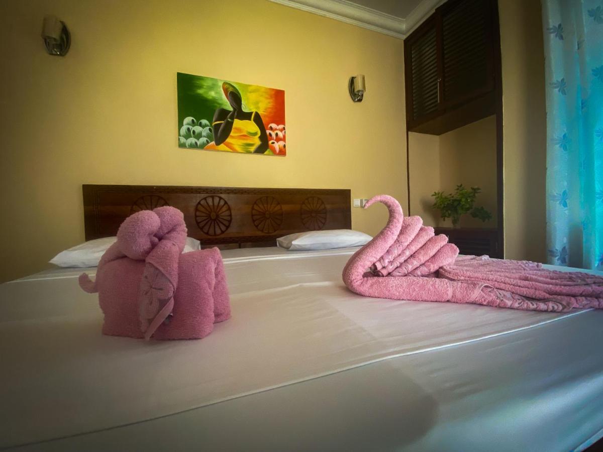 Hotel Mambo Paradise