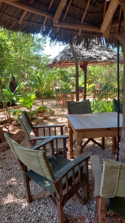 Baobab Safari Beach Bed & Breakfast