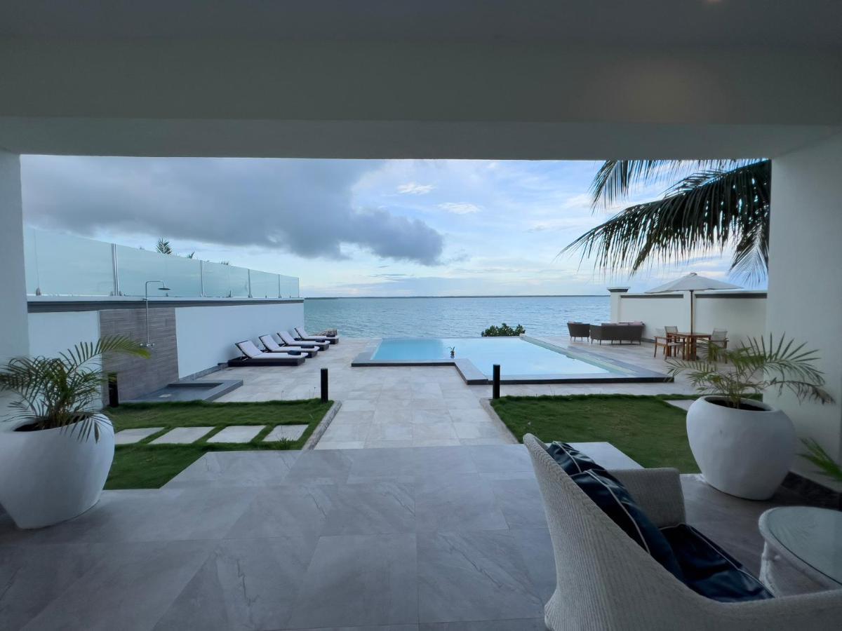 Zanzibar Dt Beachfront Villa Mkunguni
