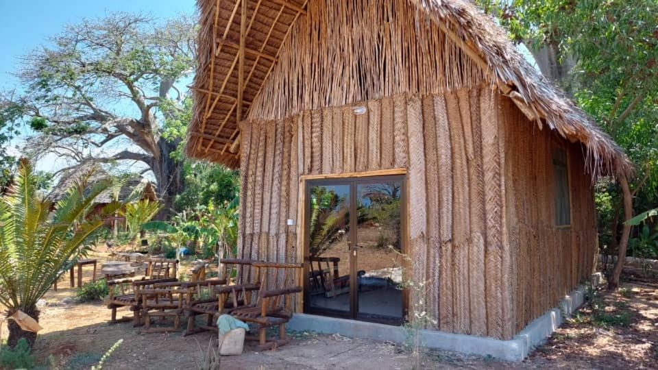 Baobab Safari Beach Mtende