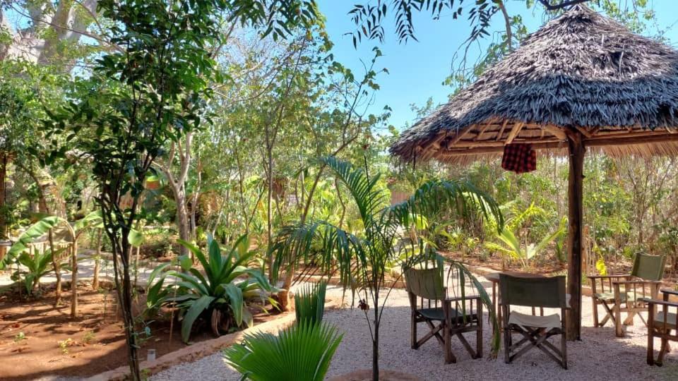 Baobab Safari Beach * Mtende