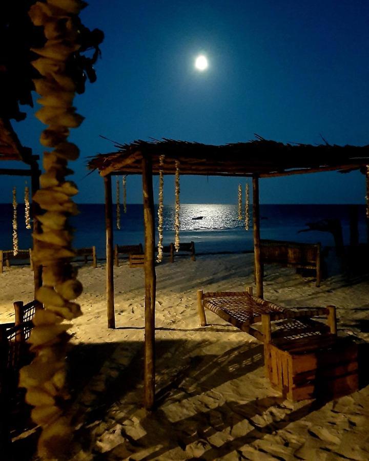 Mambo Mazuri, Zanzibar Kiwengwa * Kiwengwa (Zanzibar)