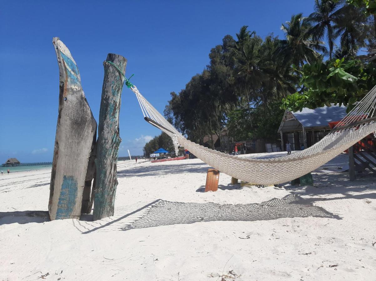 Mambo Mazuri, Zanzibar Kiwengwa * Kiwengwa (Zanzibar)