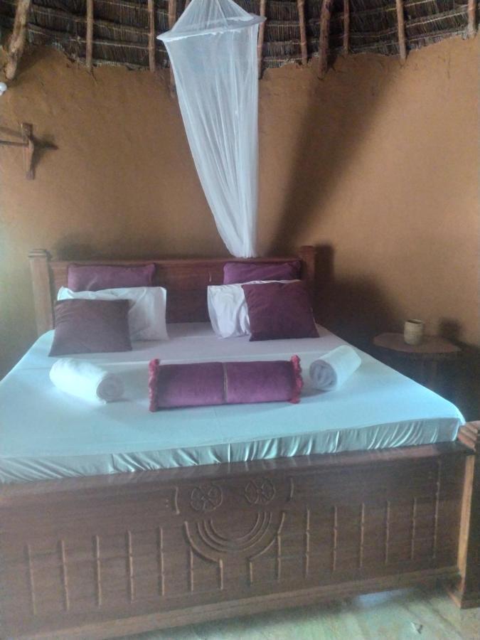 Bed & Breakfast Baobab Safari Beach Mtende