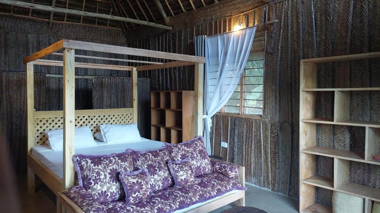 Baobab Safari Beach Bed & Breakfast *