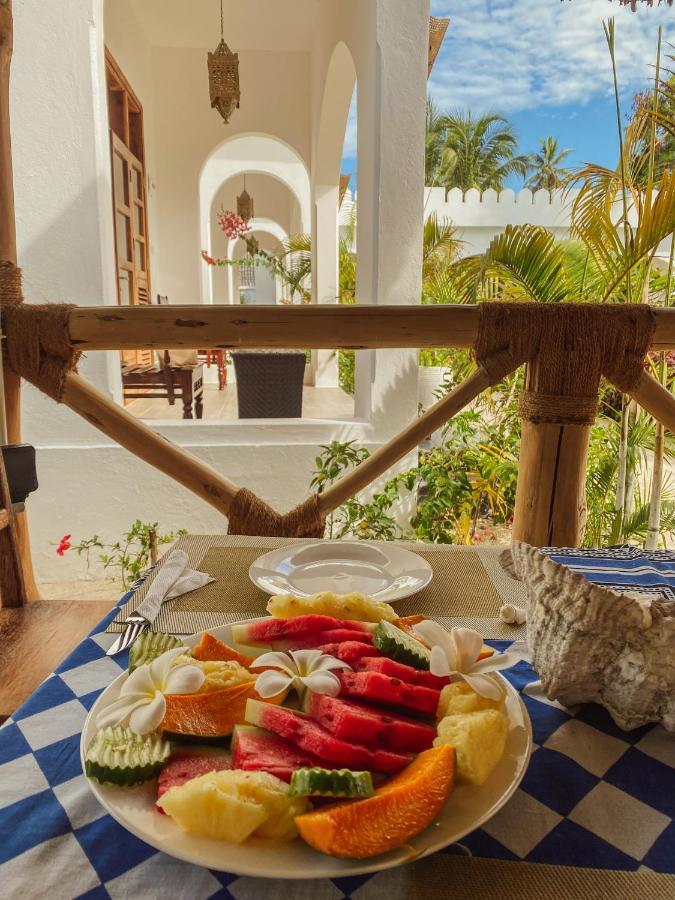 The Golden Blue Luxury Hotel Bwejuu