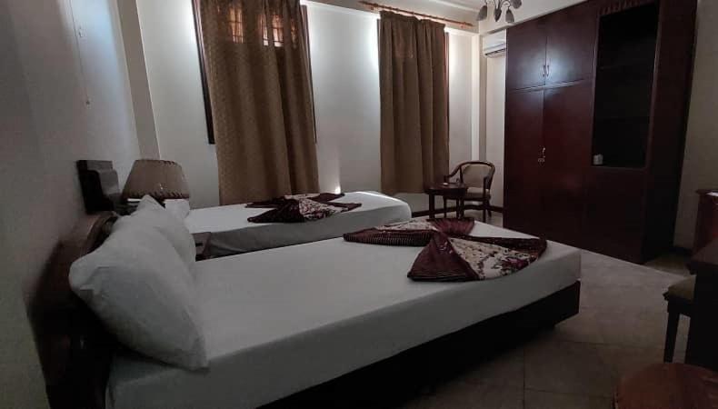 Hotel All Seasons