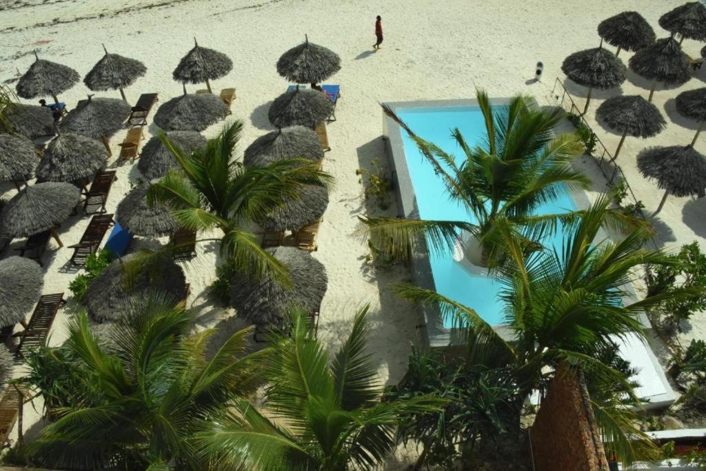 Lazy Beach Hotel 3*