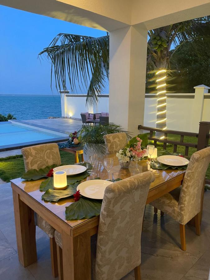 Zanzibar Dt Beachfront Villa Mkunguni