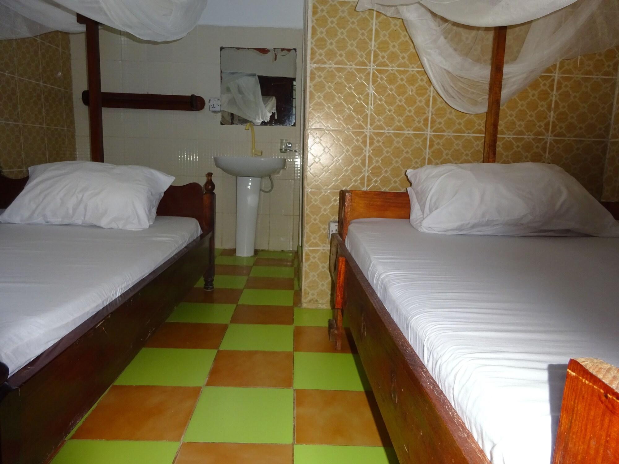 Homeland Swahili Bed & Breakfast 2*