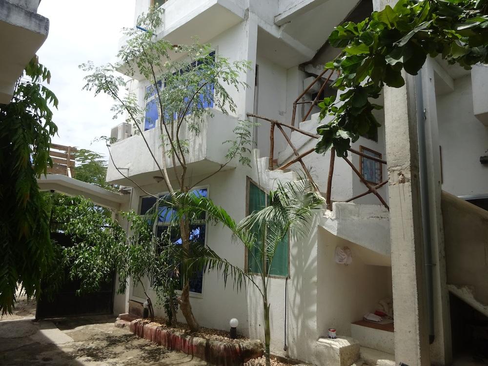 Bed & Breakfast Homeland Swahili