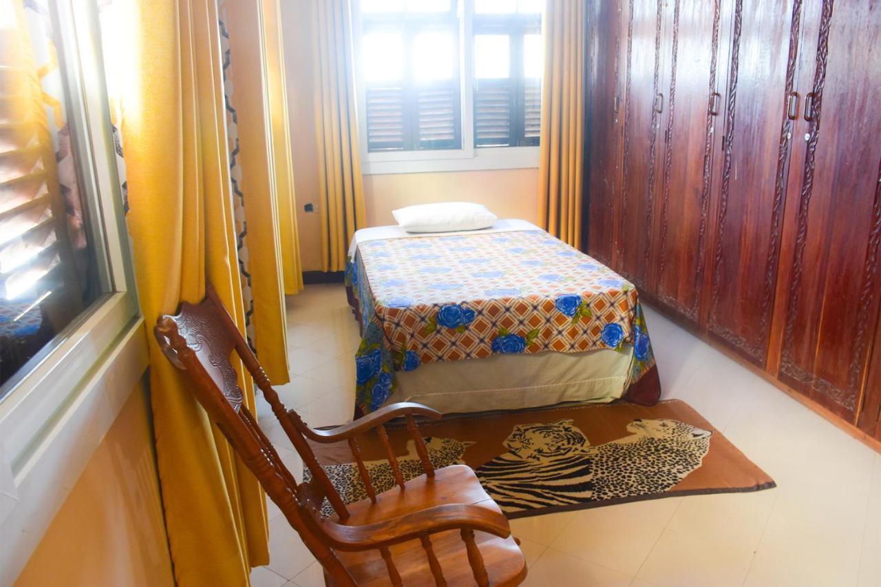 Watermelon Stone Town Hostel *