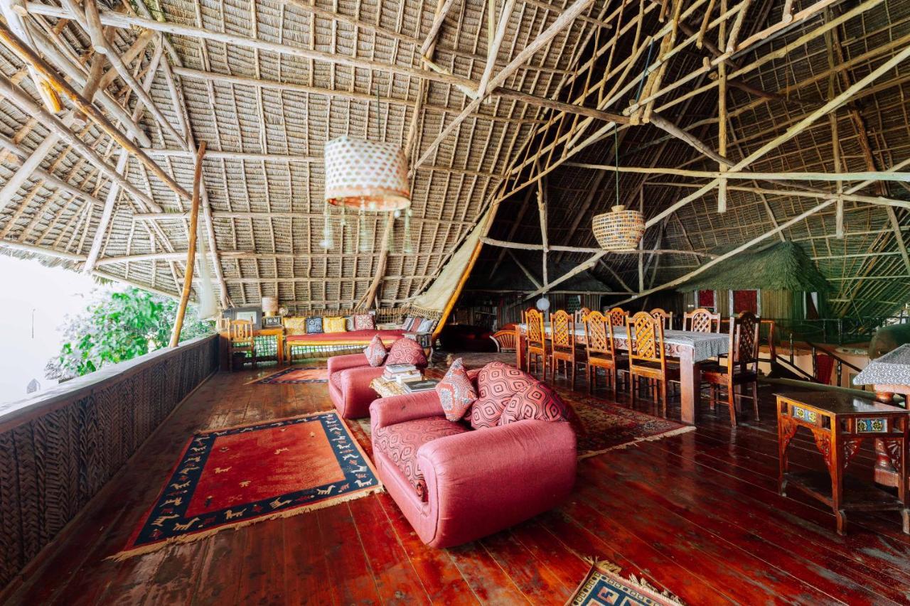 Lodge Utupoa *