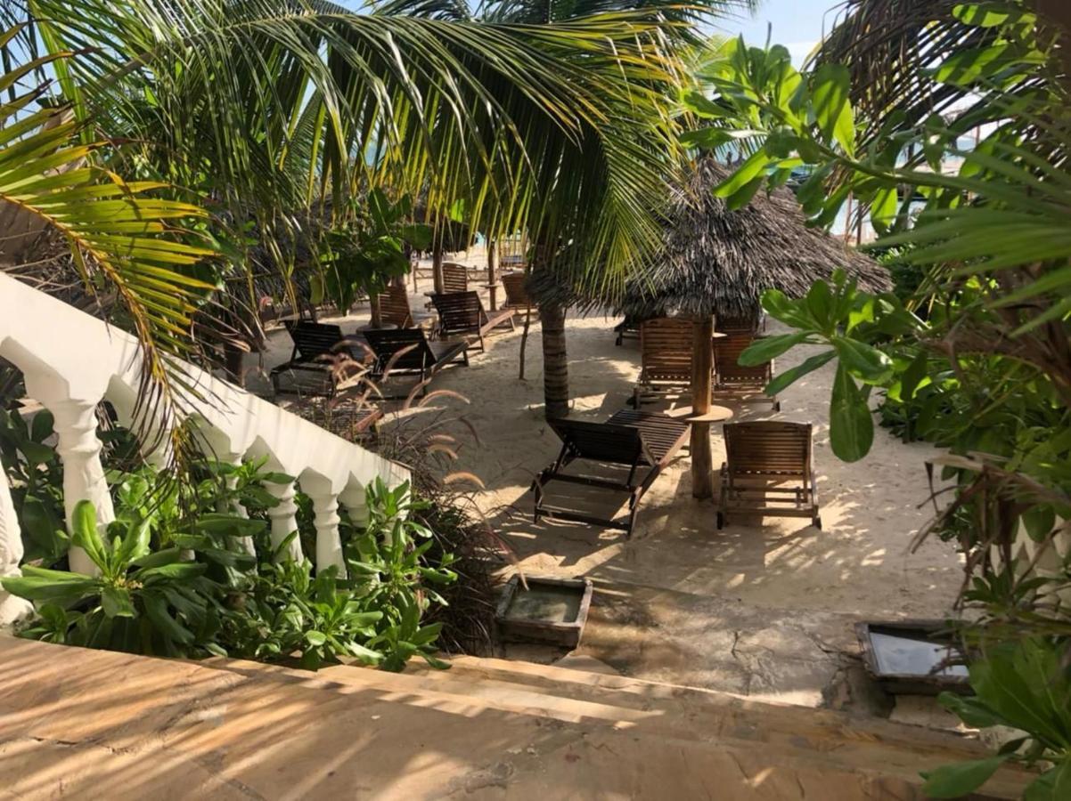 Lazy Beach 3*