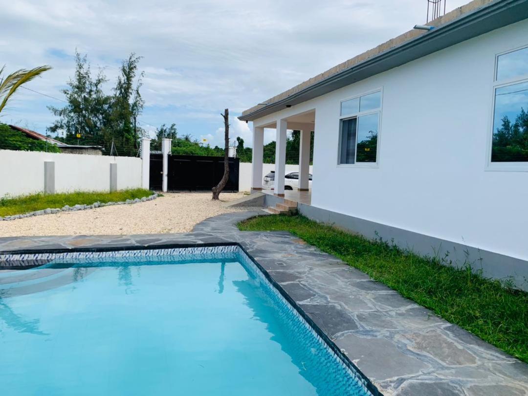 Bed & Breakfast Liam Kiwengwa Zanzibar 3*