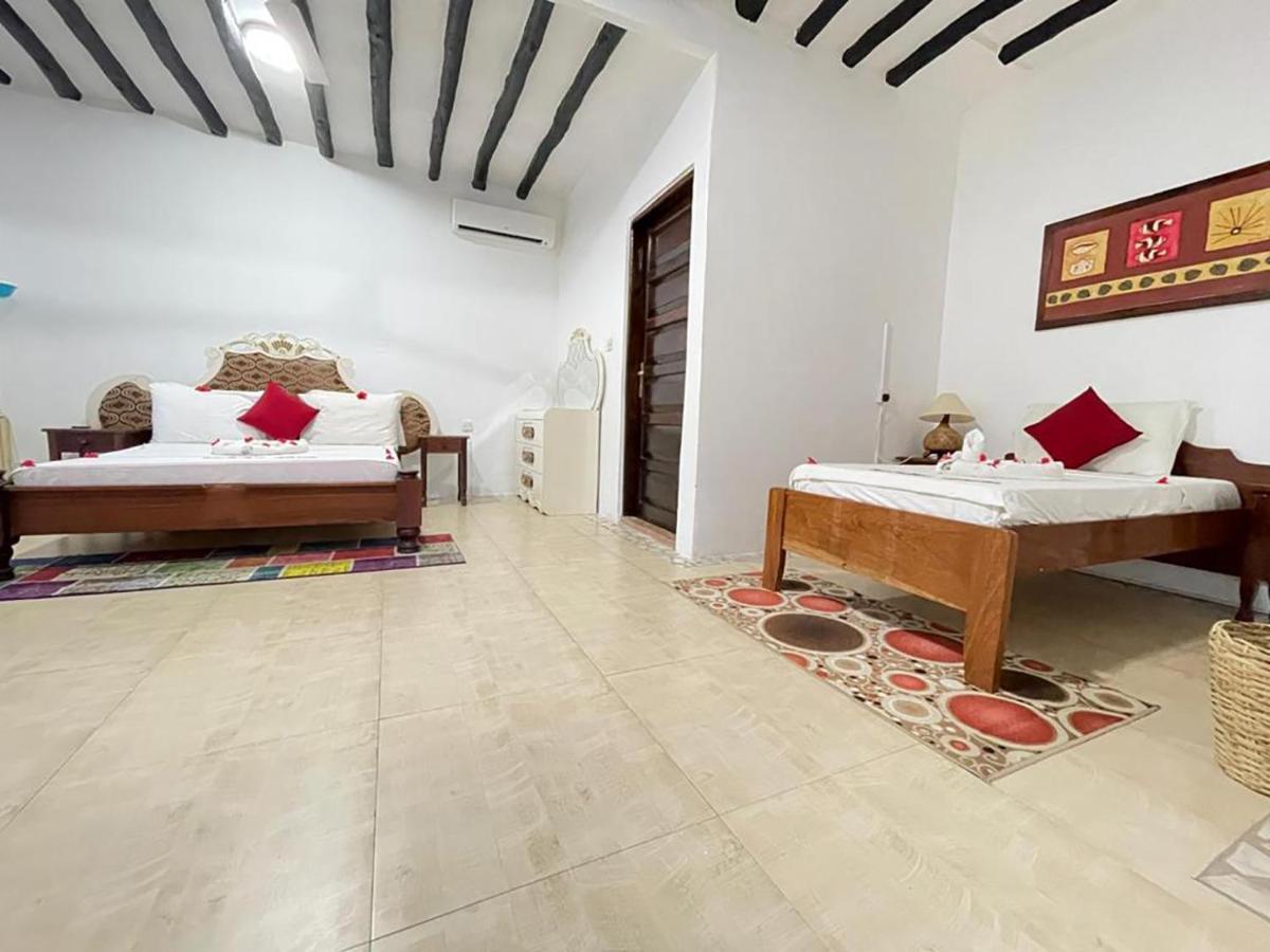 Five Palms 4* Bwejuu