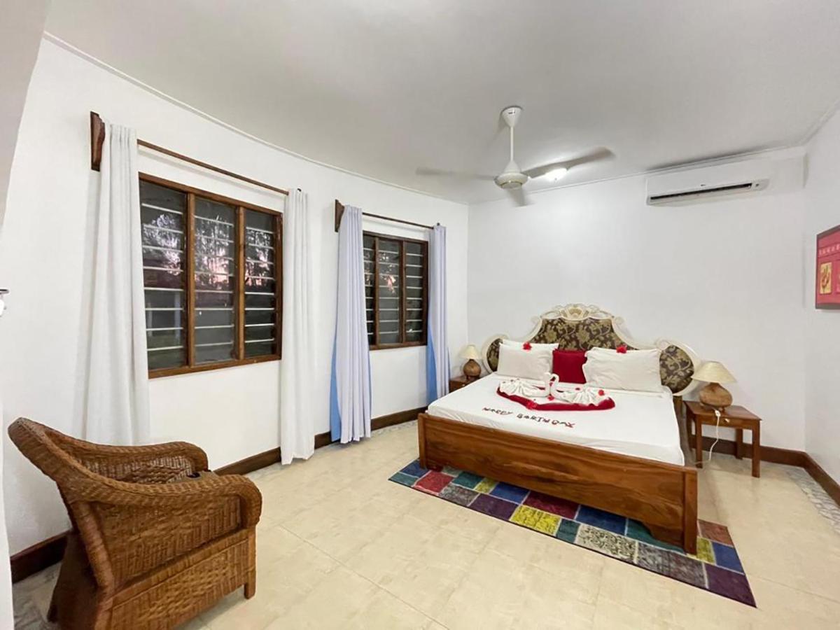 Hotel Five Palms