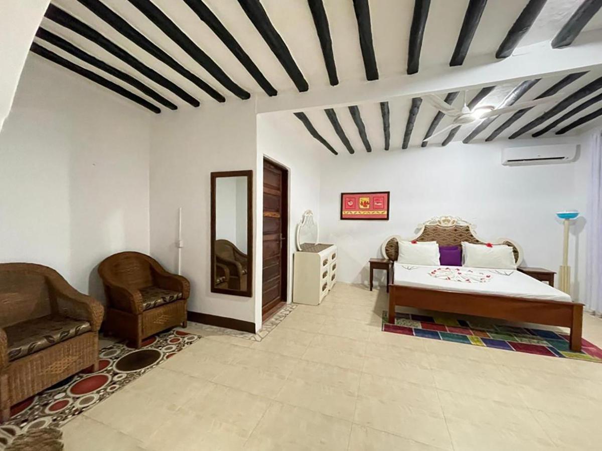 Five Palms Hotel Bwejuu