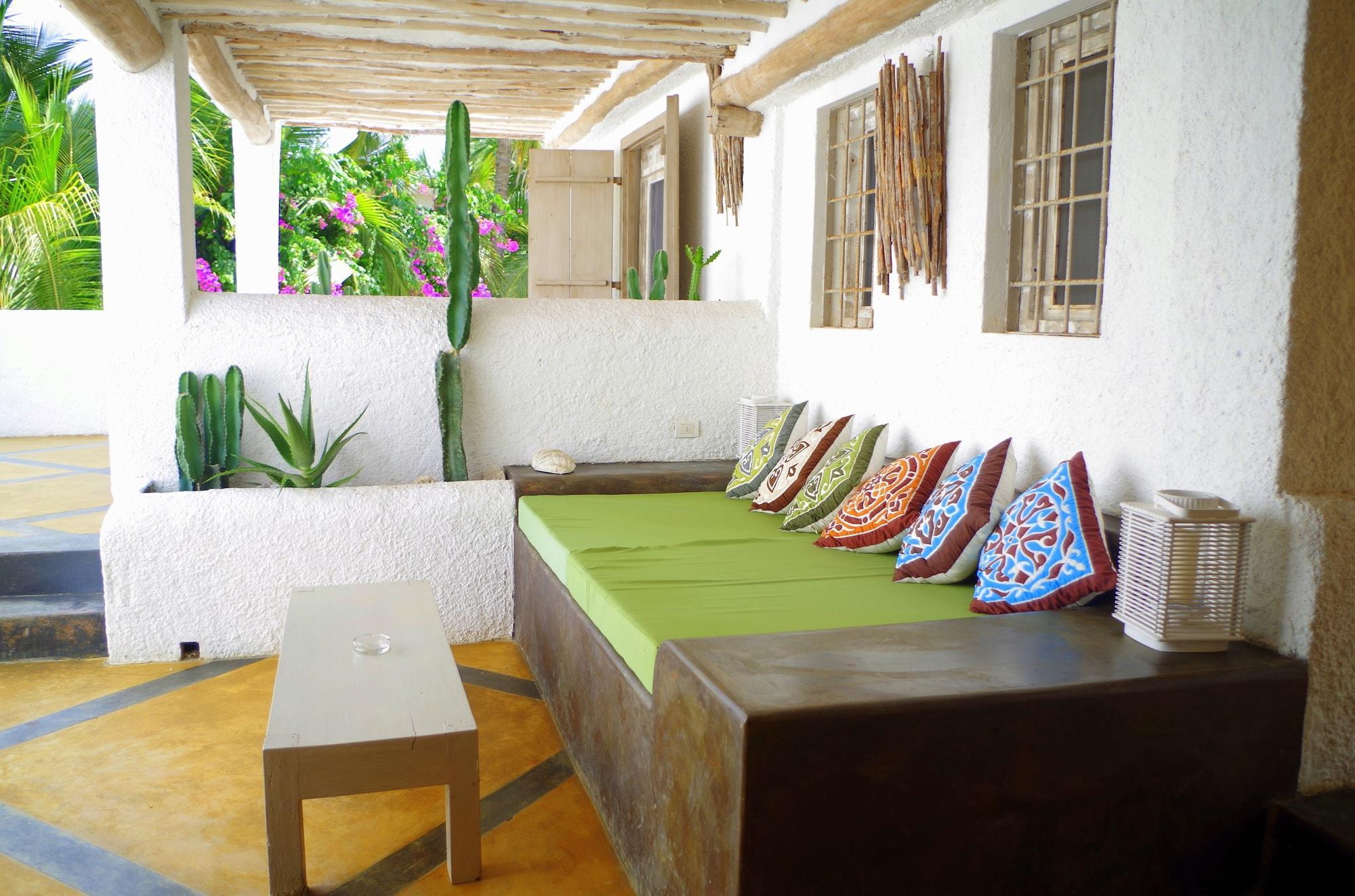 Uzuri Boutique Hotel 4*